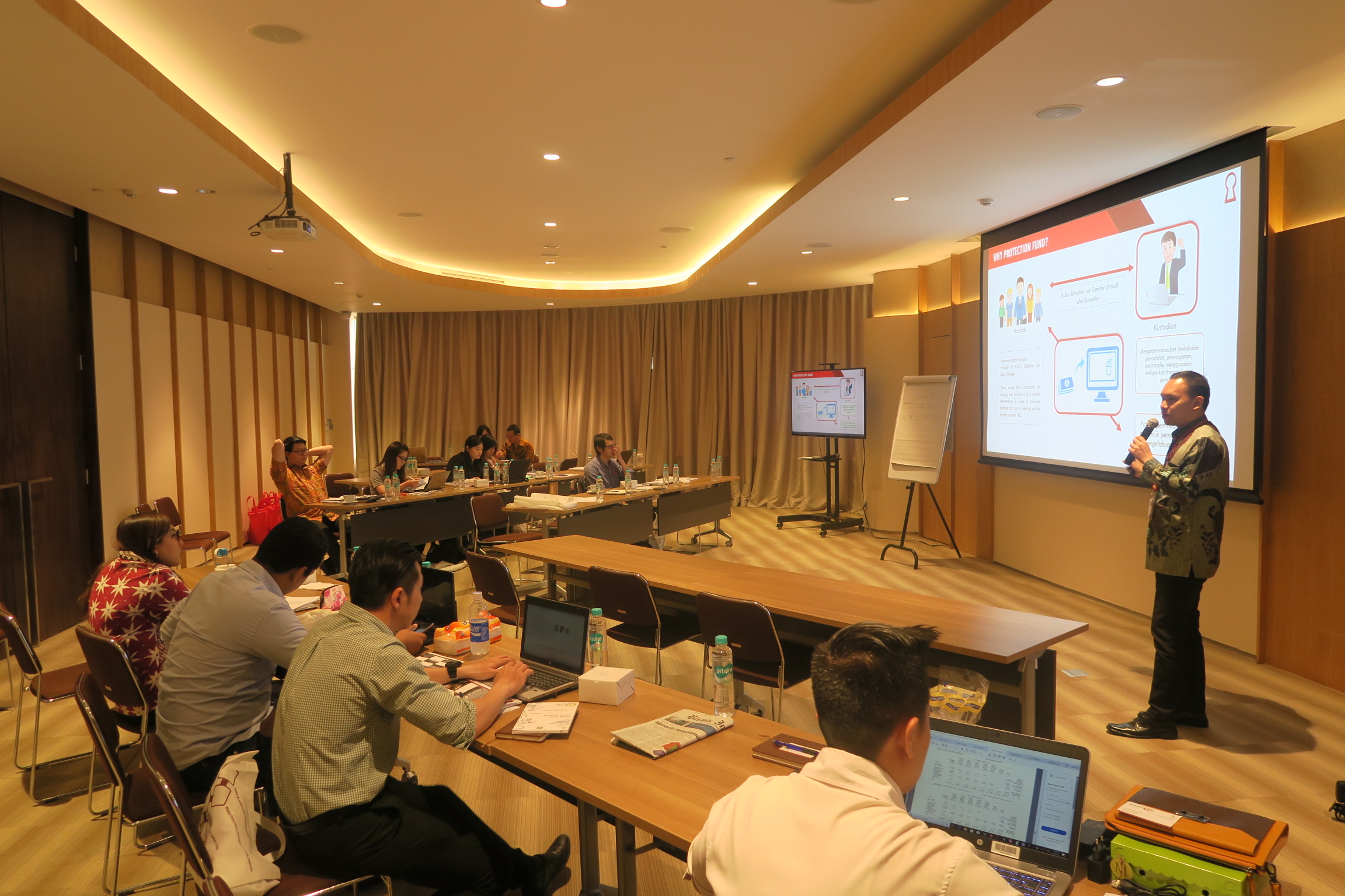 Mengisi Materi pada Program Pendidikan WPPE In House Training Sinarmas Grup