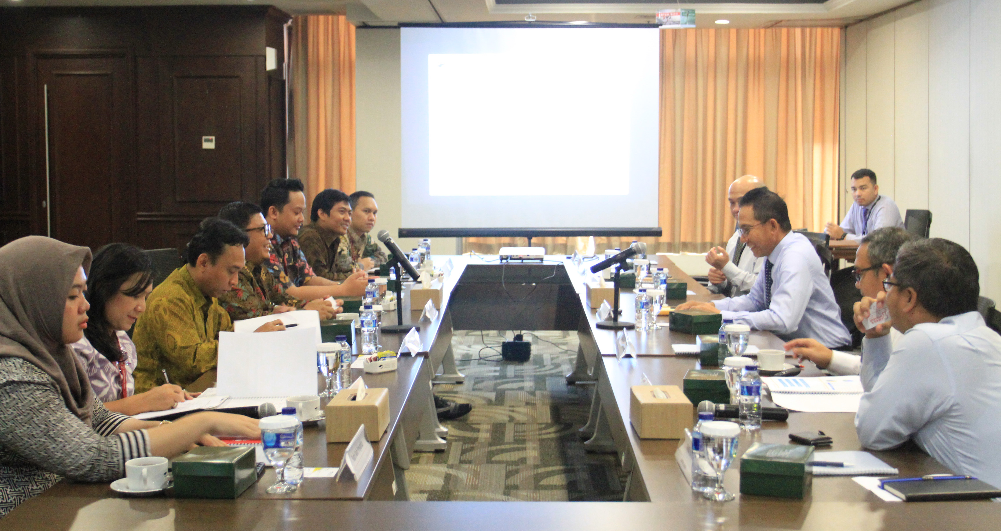 Studi Banding dengan Lembaga Penjamin Simpanan (LPS)